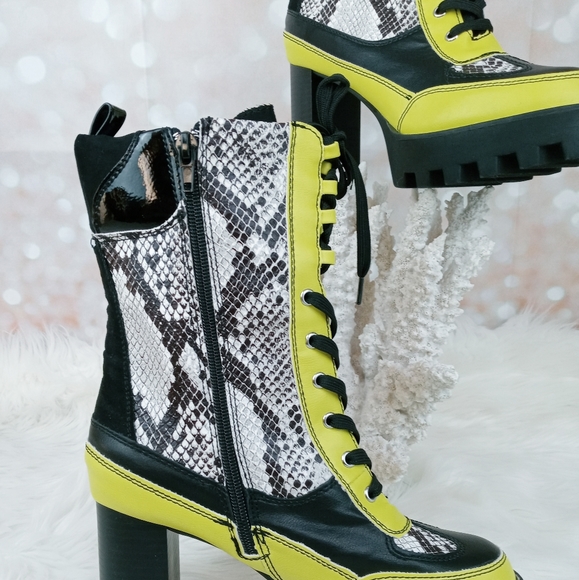 BAMBOOWomen Panel Lace-Up Chunky Platform… - Picture 10 of 16